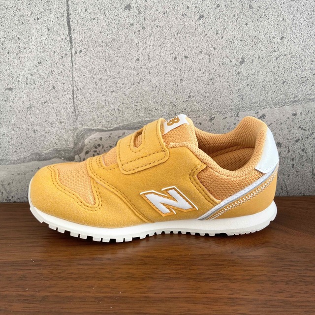 New Balance(ニューバランス)の【新品】14センチ イエロー ニューバランス スニーカー キッズ キッズ/ベビー/マタニティのベビー靴/シューズ(~14cm)(スニーカー)の商品写真