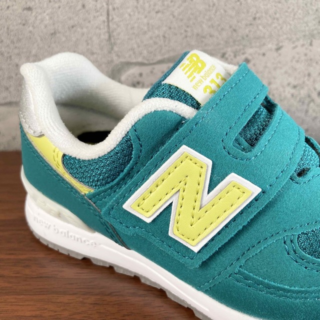 New Balance(ニューバランス)の【新品】15.5センチ グリーン×ライム ニューバランス スニーカー キッズ キッズ/ベビー/マタニティのキッズ靴/シューズ(15cm~)(スニーカー)の商品写真