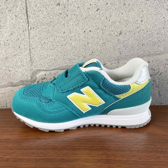 New Balance(ニューバランス)の【新品】15.5センチ グリーン×ライム ニューバランス スニーカー キッズ キッズ/ベビー/マタニティのキッズ靴/シューズ(15cm~)(スニーカー)の商品写真