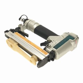 Makita - ☆美品☆makita マキタ 常圧 エアタッカー AT425A ステープル