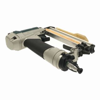 Makita - ☆美品☆makita マキタ 常圧 エアタッカー AT425A ステープル