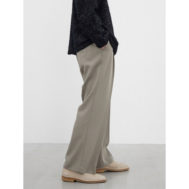 LIDNM(リドム)のWOOL BACKSATIN SLACKS メンズのパンツ(スラックス)の商品写真