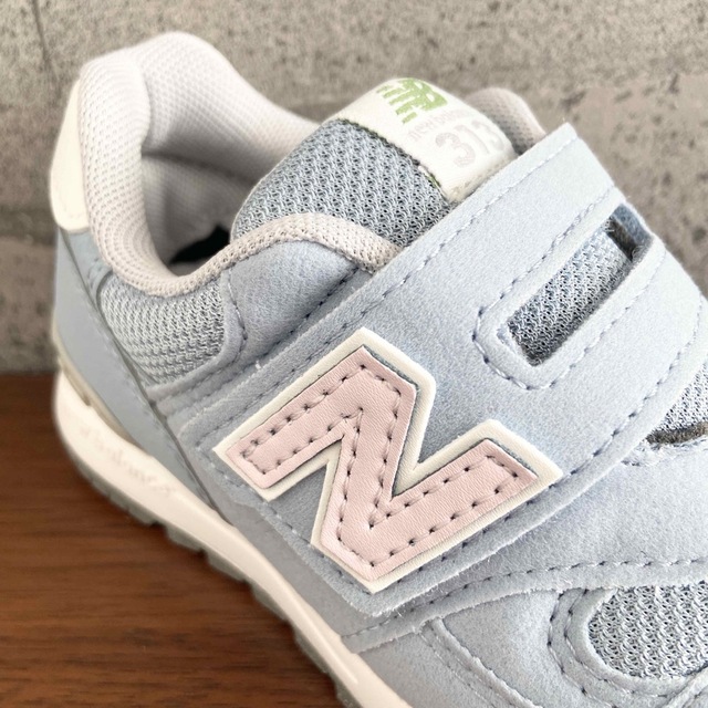 New Balance(ニューバランス)の【新品】15.5センチ ライトブルー×ピンク ニューバランス スニーカー キッズ キッズ/ベビー/マタニティのキッズ靴/シューズ(15cm~)(スニーカー)の商品写真