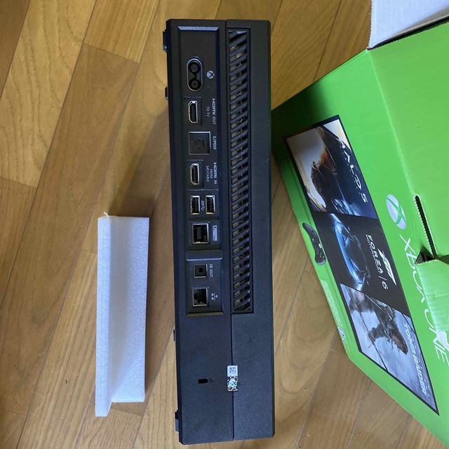 Xbox One 500GB（バトルフィールド 1同梱版・税抜29980円）/X