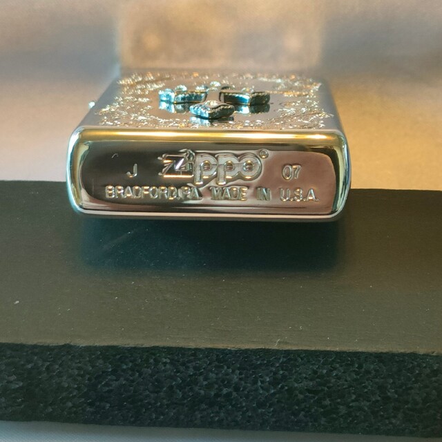 ZIPPO(ジッポー)の【希少】スワロフスキー　シルバーピンクゴールド クロス zippo 2007年製 メンズのファッション小物(タバコグッズ)の商品写真