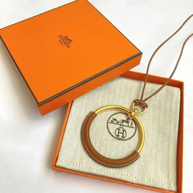 魅力的な Hermes - 【超美品】HERMES エルメス ネックレス ループ
