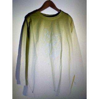 スカラー(ScoLar)のスカラー　131606：フリルリボンのおめかしネコ 刺繍ロングスリーブTシャツ(Tシャツ(長袖/七分))