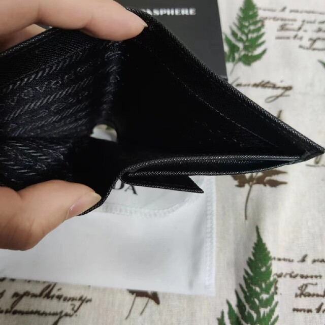 PRADA - 良品 ジッパー財布 プラダ さいふ 小銭入れ付き カード入れ