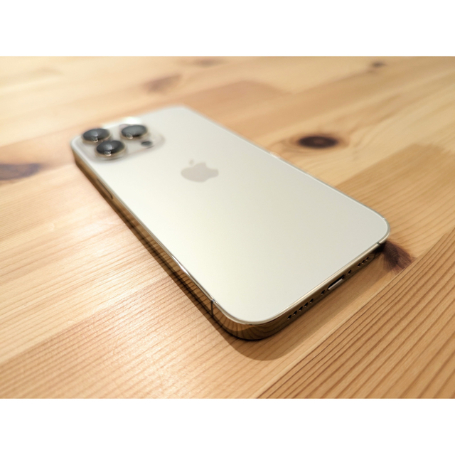 Apple(アップル)のiPhone13 Pro ゴールド 256GB スマホ/家電/カメラのスマートフォン/携帯電話(スマートフォン本体)の商品写真