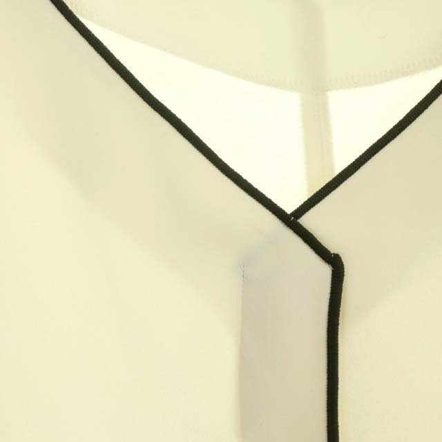 Noble(ノーブル)のノーブル 20SS バイカラーメロータックパフスリーブブラウス 半袖 F 白 黒 レディースのトップス(シャツ/ブラウス(半袖/袖なし))の商品写真