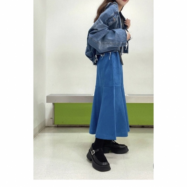 JEANASIS(ジーナシス)のヌバックライクマーメイドスカート　ブルー レディースのスカート(ロングスカート)の商品写真
