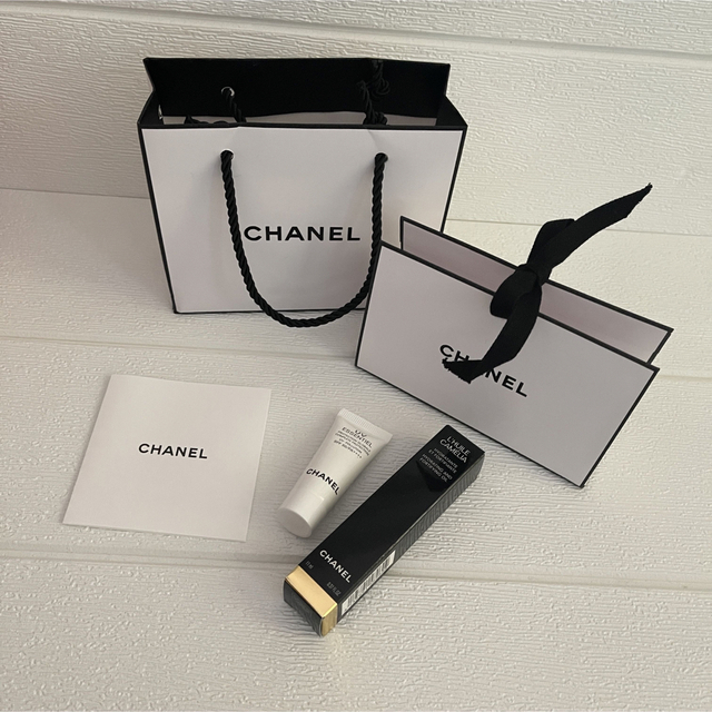 CHANEL(シャネル)のCHANEL  ユイル ア オングル　《ネイルオイル》シャネル　新品未使用 コスメ/美容のネイル(ネイルケア)の商品写真