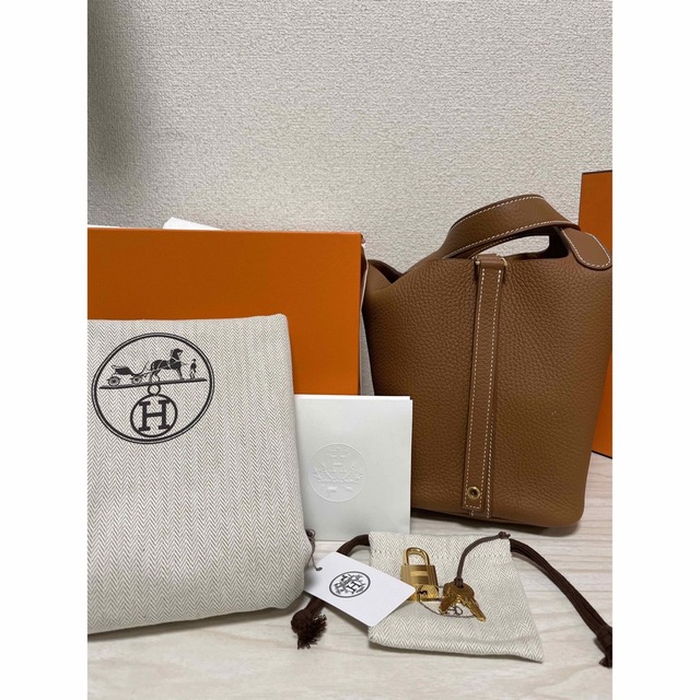 HERMES 美品ピコタンロックPM  ゴールド×ゴールド