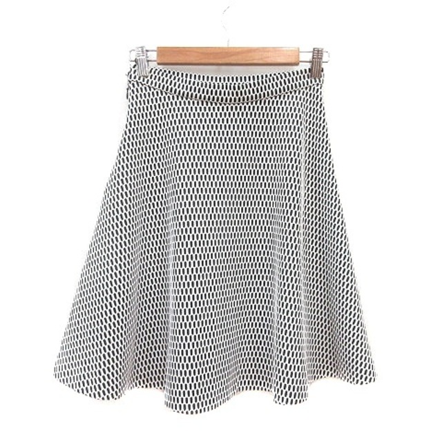 STRAWBERRY-FIELDS(ストロベリーフィールズ)のストロベリーフィールズ フレアスカート ひざ丈 総柄 1 白 ホワイト 黒 レディースのスカート(ひざ丈スカート)の商品写真