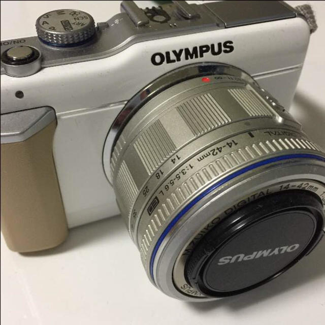 OLYMPUS(オリンパス)のOLYMPUSデジタルカメラ スマホ/家電/カメラのカメラ(デジタル一眼)の商品写真