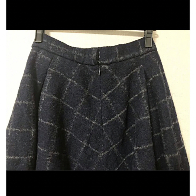 URBAN RESEARCH ROSSO(アーバンリサーチロッソ)のアーバンリサーチロッソ スライバーKNITフレアスカート 格子柄 ネイビー 38 レディースのスカート(ひざ丈スカート)の商品写真