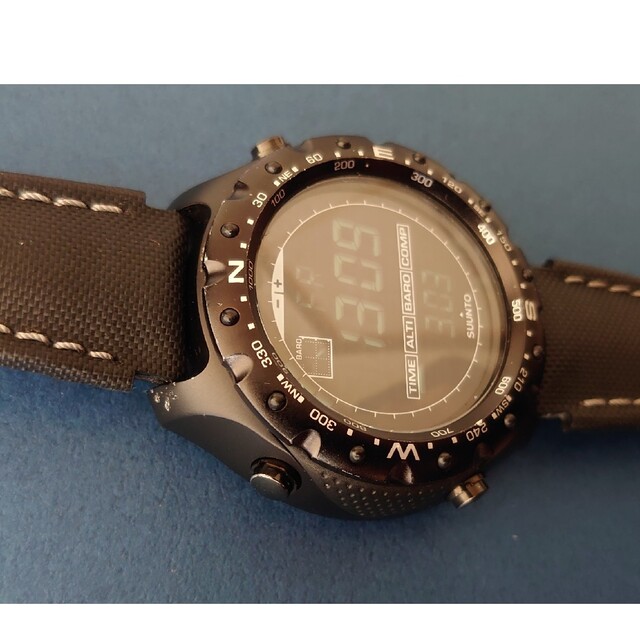 SUUNTO(スント)の☆値下げ！★高級ブラックアルミ！スント　エックスランダー　オールブラック メンズの時計(腕時計(デジタル))の商品写真