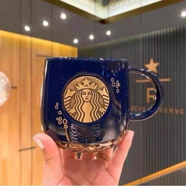 Starbucks Coffee(スターバックスコーヒー)の新品  即日発送 スターバックス マグカップ 箱付き  紺色 プレゼント キッズ/ベビー/マタニティの授乳/お食事用品(マグカップ)の商品写真