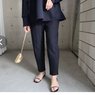 DEUXIEME CLASSE - 新品 eLLa pleats hem pants (navy) パンツ の通販
