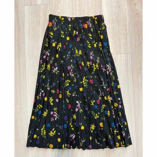 ドゥロワー(Drawer)の美品 ZARA ★花柄 プリーツ スカート 黒　XS(ロングスカート)