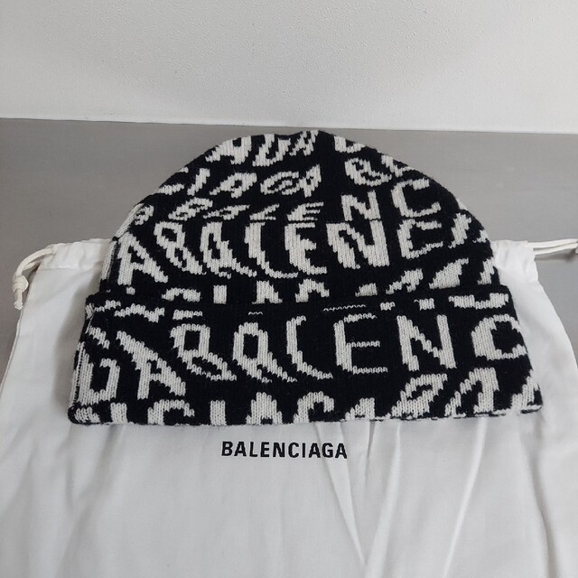 く日はお得♪ Balenciaga - BALENCIAGA ニット帽 総柄 バレンシアガ