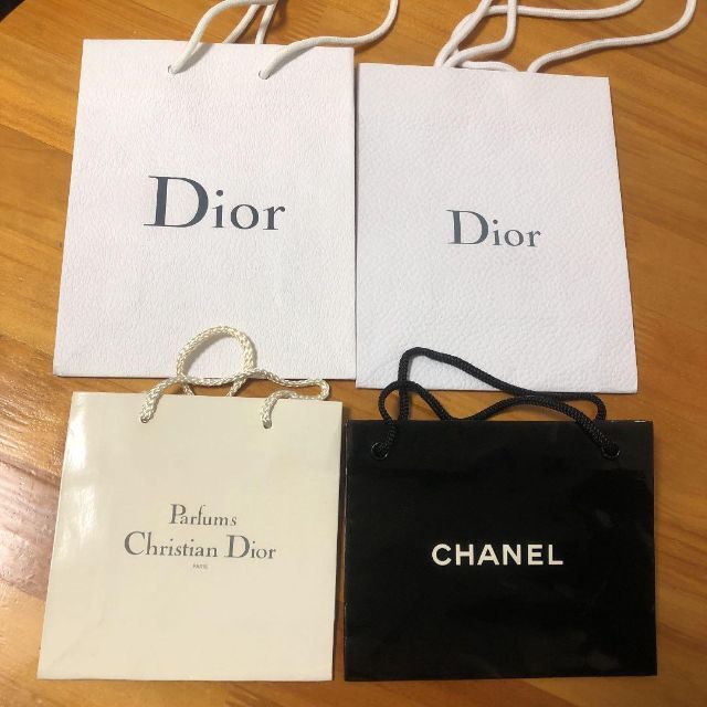 Dior(ディオール)のショップ袋 シャネル ディオール 4枚 レディースのバッグ(ショップ袋)の商品写真
