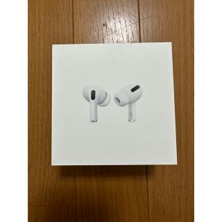 アップル(Apple)のAirPods Pro エアポッズ・プロMWP22J/A 国内正規品　付属品完備(ヘッドフォン/イヤフォン)