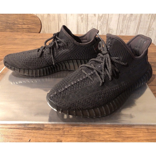 adidas(アディダス)のザイオン様 専用adidas yeezy Boost 350 V2 メンズの靴/シューズ(スニーカー)の商品写真