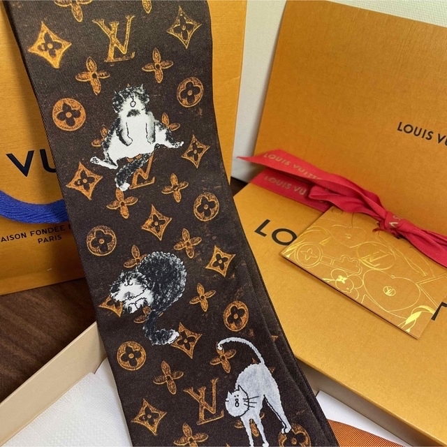 LOUIS VUITTON(ルイヴィトン)の【購入証明付】ルイヴィトン  キャットグラム  バンドー レディースのファッション小物(バンダナ/スカーフ)の商品写真