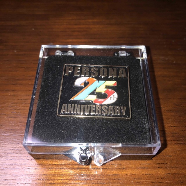 ペルソナ 25th Anniversary 25周年P25th ロゴピンバッジ