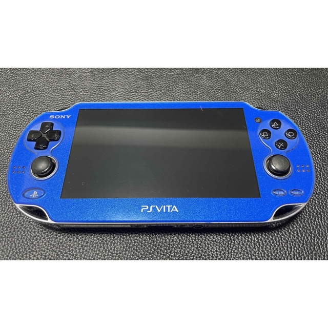 PlayStation Vita(プレイステーションヴィータ)のPS Vita サファイア・ブルー エンタメ/ホビーのゲームソフト/ゲーム機本体(携帯用ゲーム機本体)の商品写真