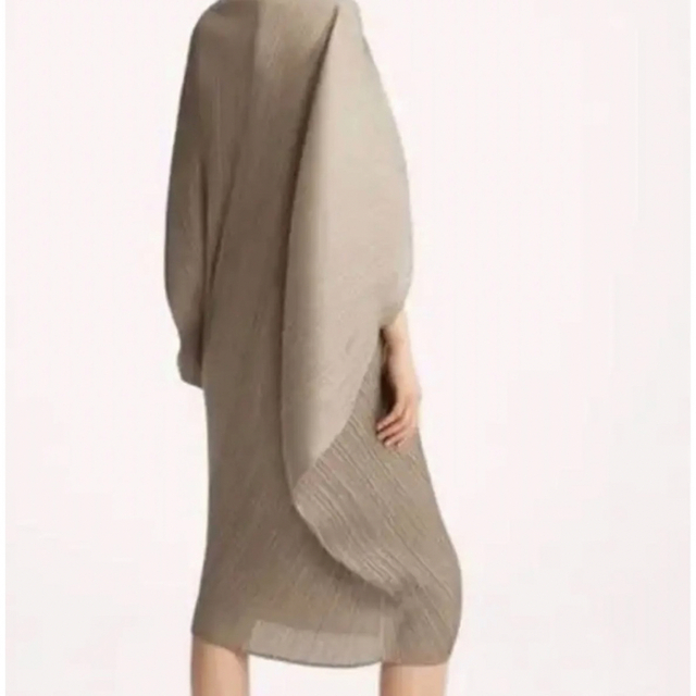 PLEATS PLEASE ISSEY MIYAKE(プリーツプリーズイッセイミヤケ)のPLEATS PLEASE ISSEY MIYAKE ワンピース3ダークネイビー レディースのワンピース(ロングワンピース/マキシワンピース)の商品写真