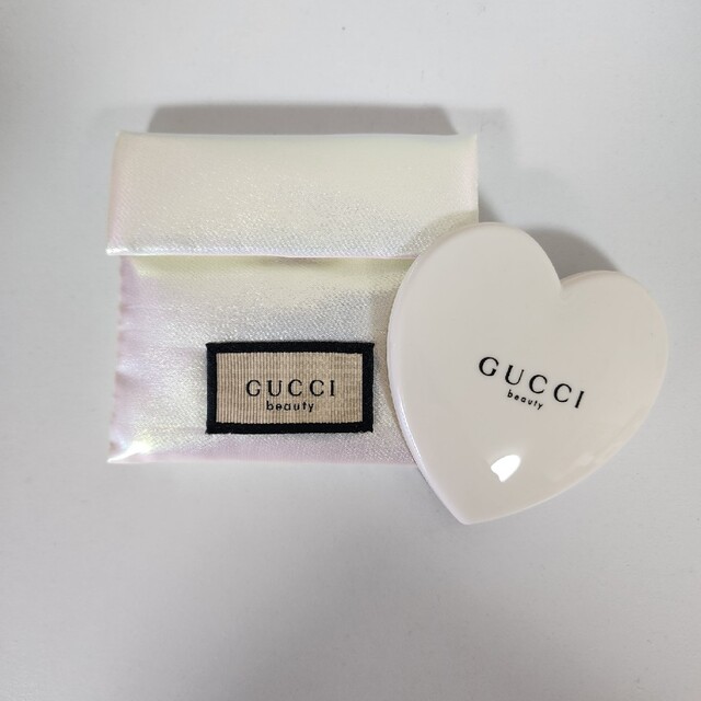【非売品】GUCCI beauty グッチ ハートミラー♡鏡♡ | フリマアプリ ラクマ 【非売品】GUCCI beauty グッチ ハートミラー♡鏡♡ | フリマアプリ ラクマ