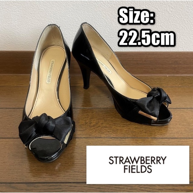 STRAWBERRY-FIELDS(ストロベリーフィールズ)の8/8まで限定値下げストロベリーフィールズ　パンプス　ヒール　エナメル　22.5 レディースの靴/シューズ(ハイヒール/パンプス)の商品写真