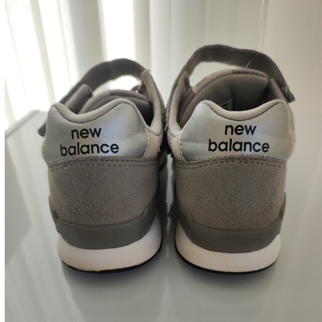 New Balance(ニューバランス)のNew Balance　YV996　グレー　22cm キッズ/ベビー/マタニティのキッズ靴/シューズ(15cm~)(スニーカー)の商品写真