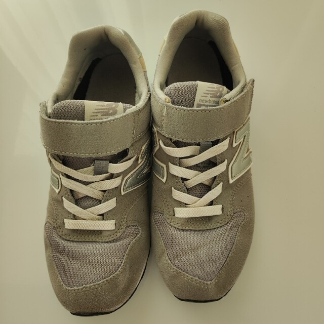 New Balance(ニューバランス)のNew Balance　YV996　グレー　22cm キッズ/ベビー/マタニティのキッズ靴/シューズ(15cm~)(スニーカー)の商品写真