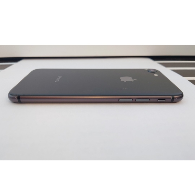 iPhone8 64gb　スペースグレイ　SIM  フリー 4