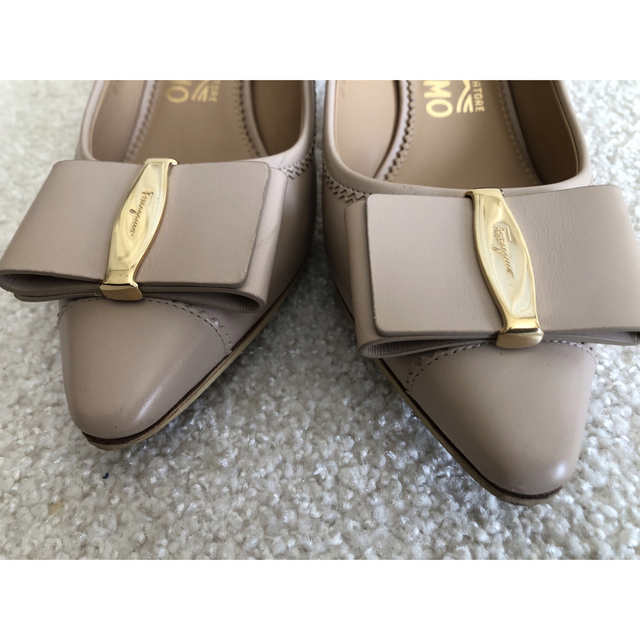 Salvatore Ferragamo - 値下げFerragamoパンプス☆24cm美品フェラガモ