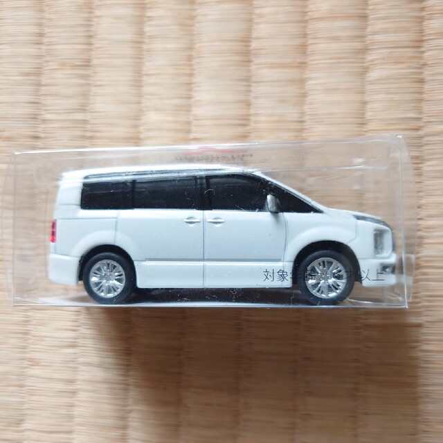 三菱(ミツビシ)のデリカD5  ミニカー エンタメ/ホビーのおもちゃ/ぬいぐるみ(ミニカー)の商品写真