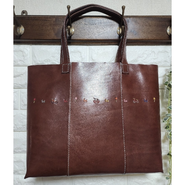 栃木レザー トートバッグ 刺繍 ハンドメイド 本革 | www.jarussi.com.br