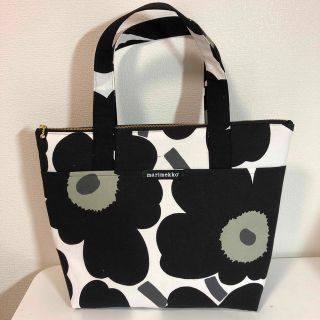 マリメッコ(marimekko)のマリメッコバック　ハンドメイド　底板付き　４月３日終了(バッグ)