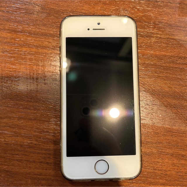 Apple(アップル)の(バッテリー新品保証有り)iPhone SE 16GB ゴールド スマホ/家電/カメラのスマートフォン/携帯電話(スマートフォン本体)の商品写真