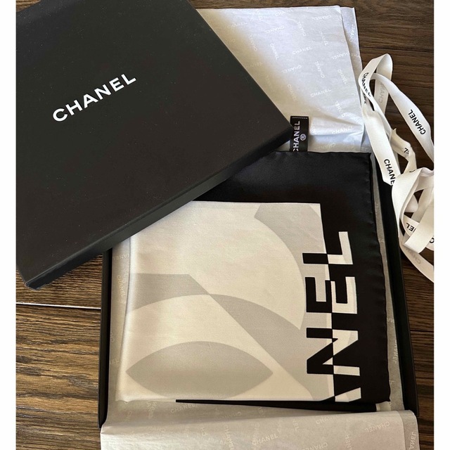 CHANELシャネル　シルクスカーフ