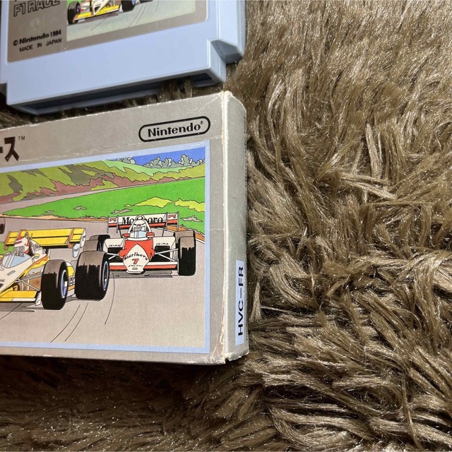 ファミリーコンピュータ(ファミリーコンピュータ)のF1レース　ファミコンソフト　銀箱 エンタメ/ホビーのゲームソフト/ゲーム機本体(家庭用ゲームソフト)の商品写真