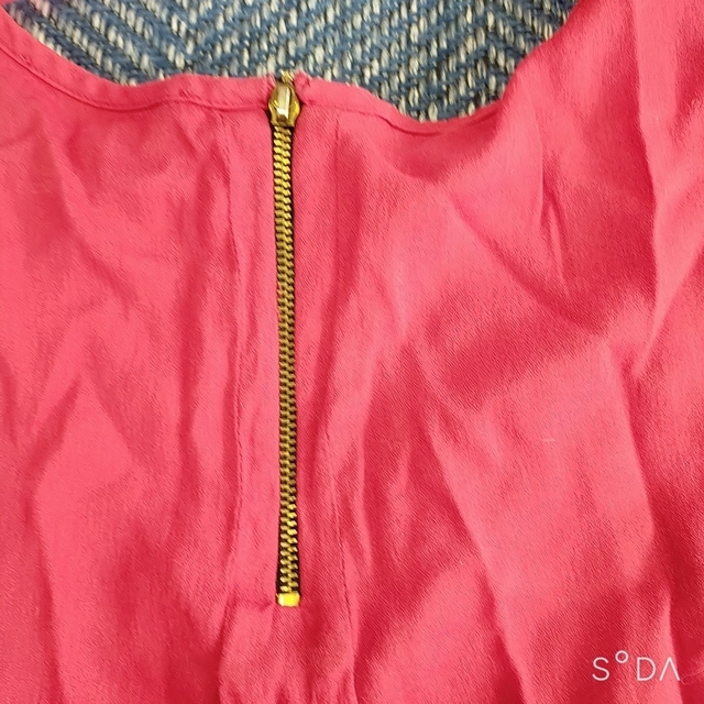 ZARA(ザラ)のZARA トップス 赤 ブラウス Ｍ レディースのトップス(シャツ/ブラウス(半袖/袖なし))の商品写真