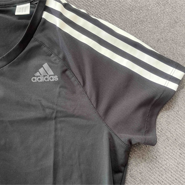 adidas(アディダス)のadidas スポーツウェア　Tシャツ　XS スポーツ/アウトドアのランニング(ウェア)の商品写真