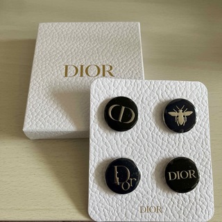 クリスチャンディオール(Christian Dior)のDior ピンバッチ(ブローチ/コサージュ)