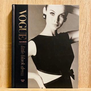 シャネル(CHANEL)の★特別価格★ヴォーグ　VOGUE ファッション洋書　写真集　リトルブラックドレス(ファッション/美容)