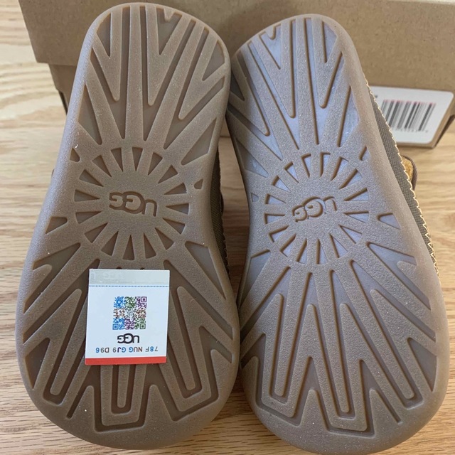 UGG(アグ)のUGG アニマル　サンダル　14.5cm キッズ/ベビー/マタニティのキッズ靴/シューズ(15cm~)(サンダル)の商品写真