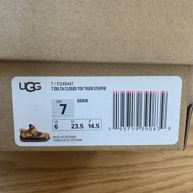 UGG(アグ)のUGG アニマル　サンダル　14.5cm キッズ/ベビー/マタニティのキッズ靴/シューズ(15cm~)(サンダル)の商品写真